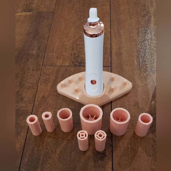 Makeup Brush Cleaner - Picture 3 of 10